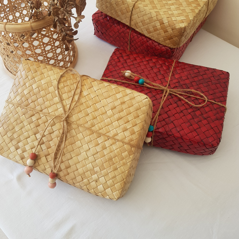 Small Sustainable Pandan Gift Box in Red