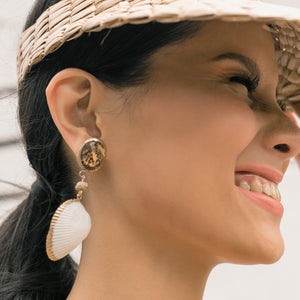 Dalia Clamshell Earrings in Natural - Island Girl