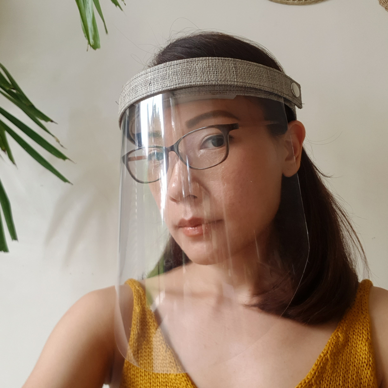 Eyewear-friendly Face Shield in Raffia (Gray)